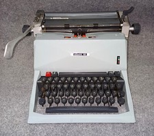 Vintage macchina da scrivere olivetti Lettera 82 Diaspron