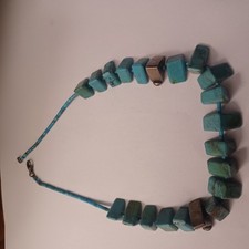 Collana etnica tibetana in pietre verdi