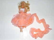 Mattel Barbie Peaches N' Cream Filippine con vestito