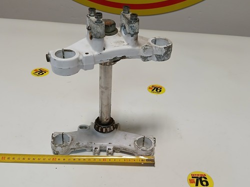 Crocera piantone sterzo - di,