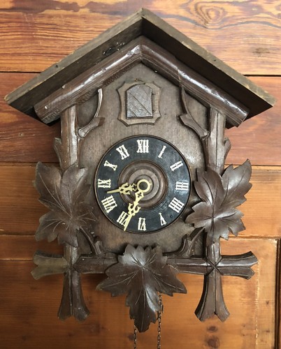 Vecchio orologio cucù - vecchio,