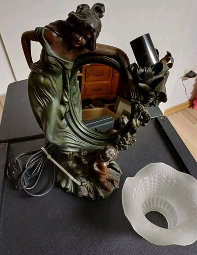 Specchio antico con lampada