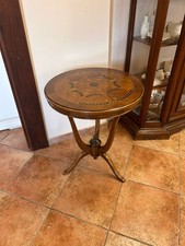 tavolino da salotto in legno con piano intarsiato