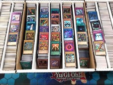 YUGIOH 50 CARTE TUTTE OLOGRAFICHE HOLO FOIL SCATOLA DA COLLEZIONE! OTTIMO DECK STARTER!