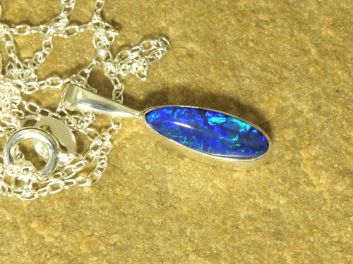 Collana ciondolo opale blu