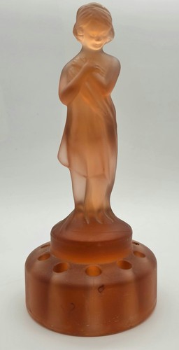Antica statuina dama