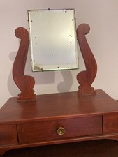 Specchiera in legno in stile