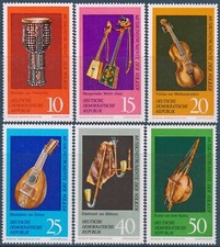 Germania DDR 1971 strumenti musicali, tamburo, violino, mandolino, arpa, cornamuse MNH