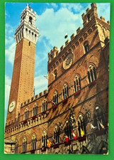 SIENA - Palazzo Pubblico con Bandiere della Centrale - 1964 CARTOLINA Vg [C89]