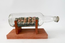 Bottiglia di vetro whisky