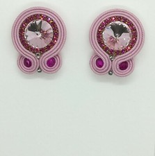Orecchini donna in soutache rosa chiaro. Unico pezzo  