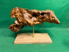 Decorazione in legno di radica