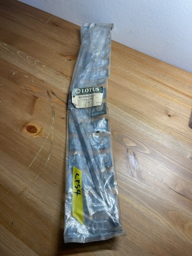 Genuine lotus elan m100 - m100, front