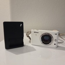 Nikon 1 J1 bianco nero 3" LCD