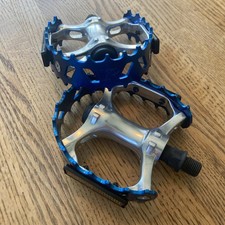 Blue VP-747 Bear Trap BMX
