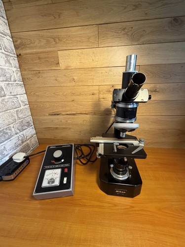 Microscopio vintage nikon - microscopio,