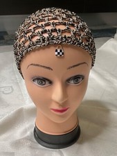 Cappellino Copricapo nero e dorato a rete fatto a mano uncinetto in cotone 