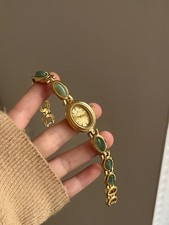 Women Gold Vintage Watch with