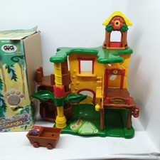 La casa albero cuccioli cerca