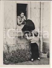 1953 BALMORAL CASTLE Prince Charles helping Princess Anne climb the wall *Photo