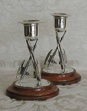Coppia candelabri armoriali placcati argento alabarda su base rovere c1900 candelabri 