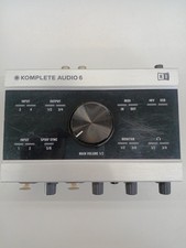 NATIVE INSTRUMENTS Interfaccia