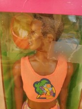 Superstar 1990 Barbie Hawaiian Fun Steven bambola articolo #5945, bambola nera, vintage
