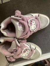 scarpe hello kitty praticamente nuove, usate poche volte. Praticamente nuove