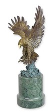 Una scultura in bronzo