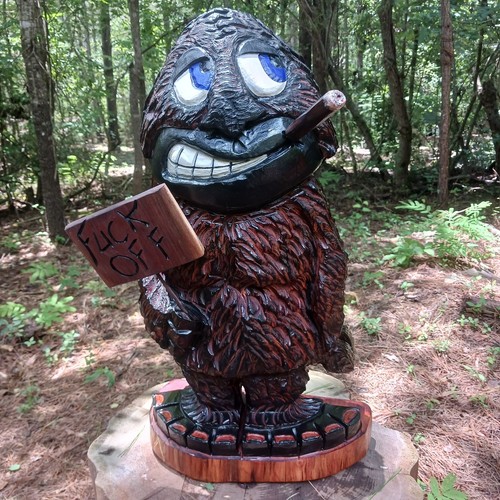Chainsaw carving bigfoot - chainsaw,