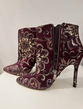 tronchetto donna Prima Donna molto particolare con ricami. Misura 36. 