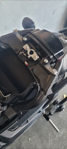 Staffa porta caschi per - , ducati