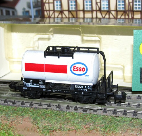 Minitrix carro cisterna - , esso
