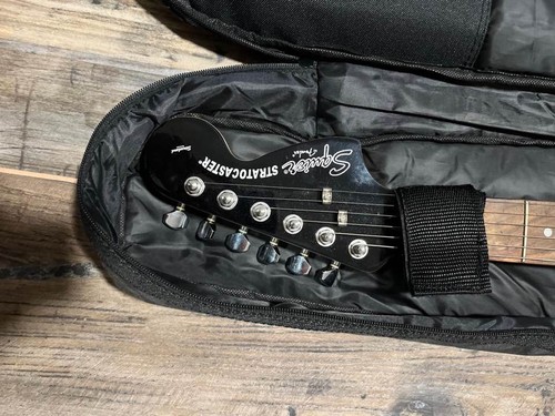 Squier stratocaster standard - squier,