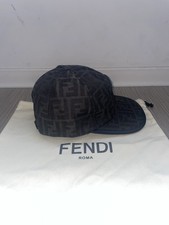 casquette fendi noire neuve et
