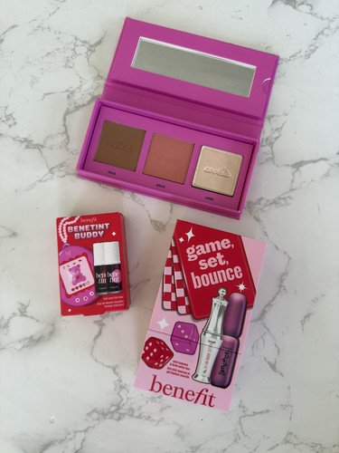Confezione cosmetici benefit - confezione,