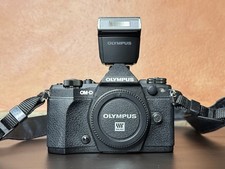 *SOLO CORPO* Olympus OM-D E-M5