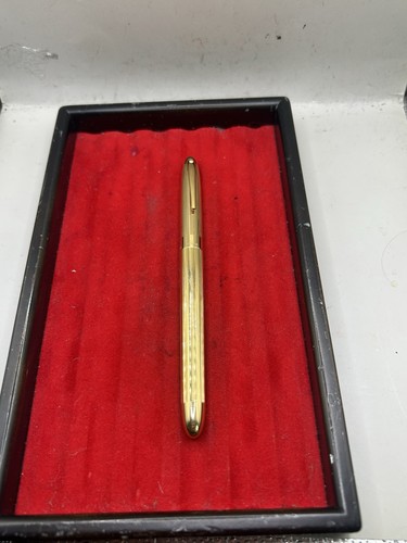 Sheaffer crest 590 - crest, gold