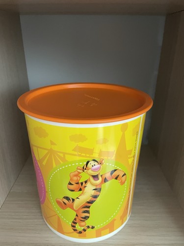 Tupperware winnie pooh - tupperware,