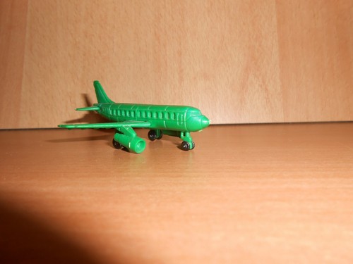 Kinder ferrero aereo verde 1 - kinder,