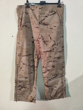 Pantaloni militari