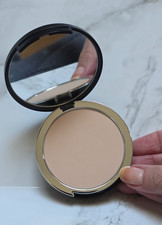 Fondotinta in polvere Kat Von