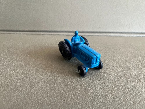 Auto miniatura vecchio - in,