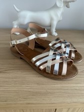 Sandali estivi piatti