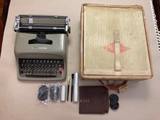 Macchina da scrivere Studio 44 nuova
