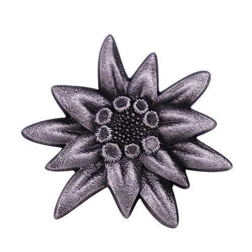 Spilla distintivo stile retrò