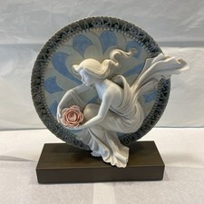 Statua Lladrò in gres opaco “Fiore D’acqua”