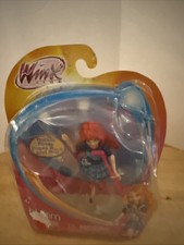 Modellino bambola Winx Bloom