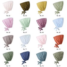 Cappellino con cappuccio