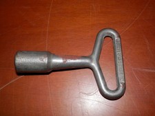 Vecchia chiave triangolare MORTEO SOPREFIN 14182 per aprire porte con serratura